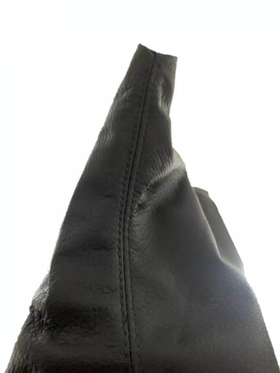 shift-boot-synthetic-leather-ford-mustang-gt.jpg Microfiber Leather MANUAL Shift Boot Cover For Ford Mustang GT 2005-2009 - Imagem 3